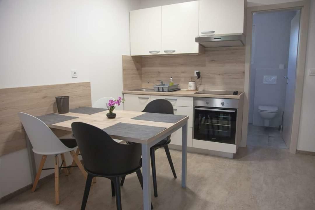 Bungalow Comfort 100 M From The Beach Premantura Ngoại thất bức ảnh