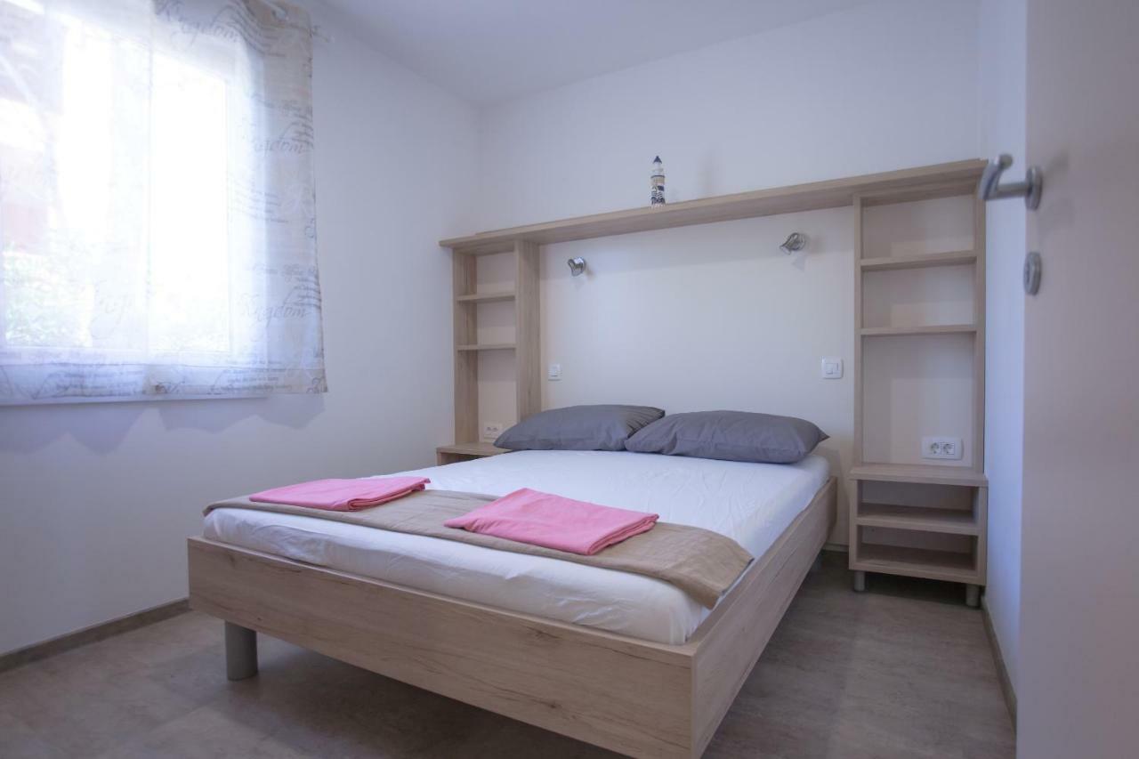 Bungalow Comfort 100 M From The Beach Premantura Ngoại thất bức ảnh