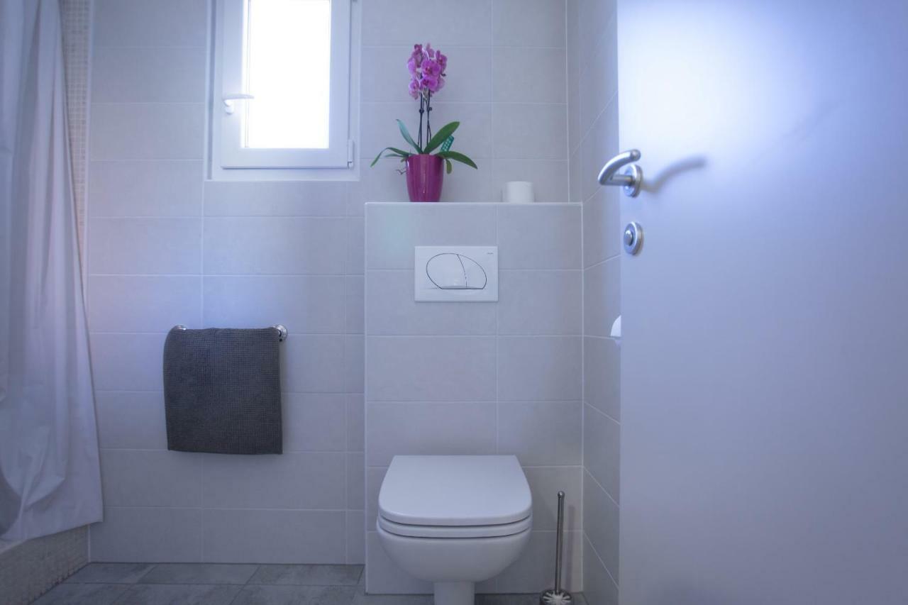 Bungalow Comfort 100 M From The Beach Premantura Ngoại thất bức ảnh